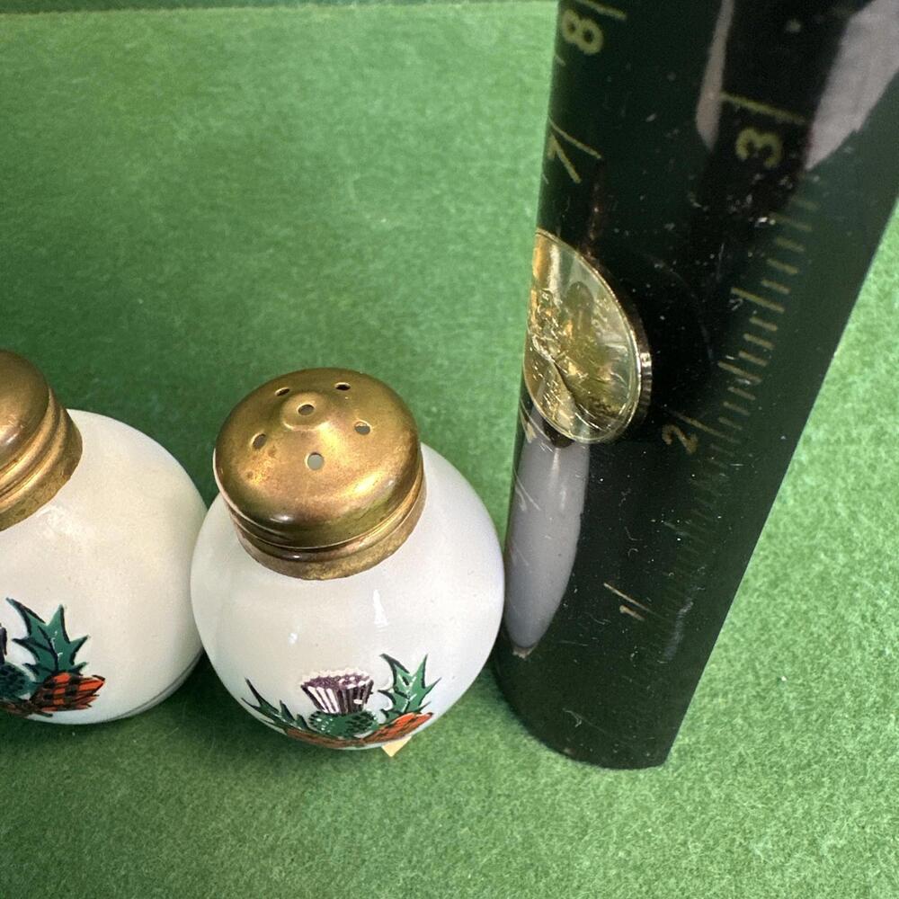 VTG Ireland 60'S Christmas Holly Red Bow MILK GLASS SALT AND PEPPER SHAKERS - Picture 3 of 9